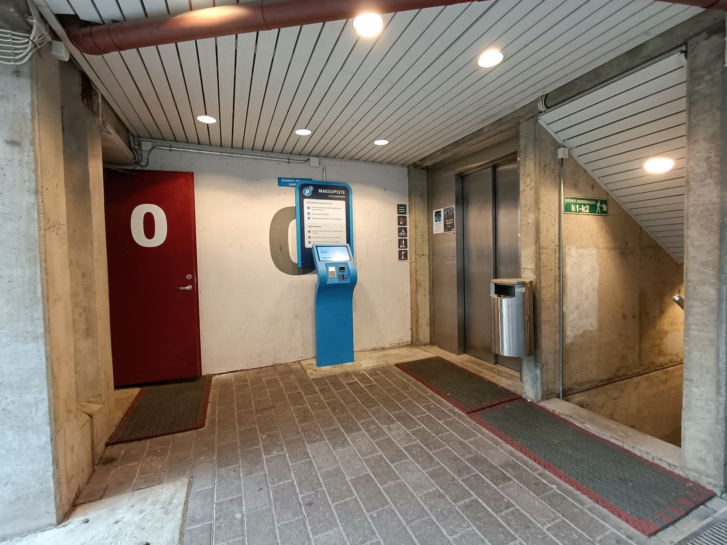 Autosaaren 0-kerroksen maksupiste